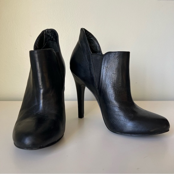 BCBGeneration Black Leather High Heel Booties 6.5 M - Picture 16 of 16